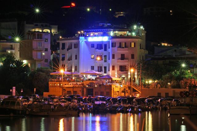 Bue Marino Hotel & Roof Lounge Cala Gonone Εξωτερικό φωτογραφία